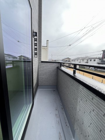 【バルコニー】 | 福岡市中央区笹丘1丁目3期　1号棟（全3棟）【仲介手数料無料・0円】 | 施工例。施工例は完成時と異なる場合があります。