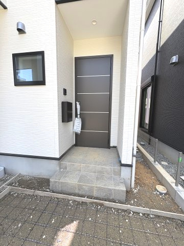 【玄関】 | 福岡市中央区笹丘1丁目3期　2号棟（全3棟）【仲介手数料無料・0円】 | 現地写真。