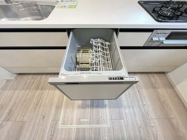 【キッチン】 | 福岡市中央区笹丘1丁目3期　1号棟（全3棟）【仲介手数料無料・0円】 | 施工例。施工例は完成時と異なる場合があります。