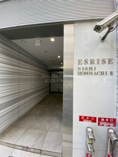 【エントランス】 | エスライズ西本町Ⅱ | デザイン性の高いエントランス☆防犯カメラがあります！