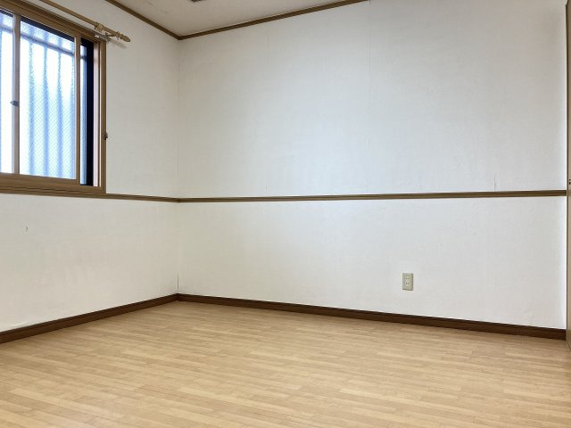 セレーザ鶴田の洋室