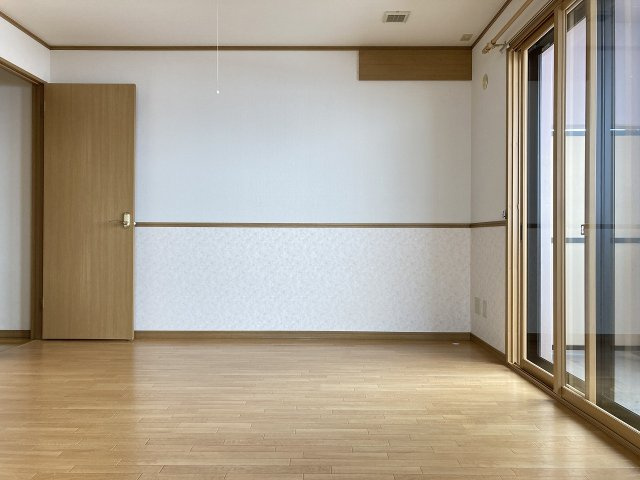 セレーザ鶴田の洋室