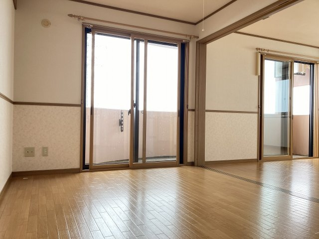 セレーザ鶴田の洋室