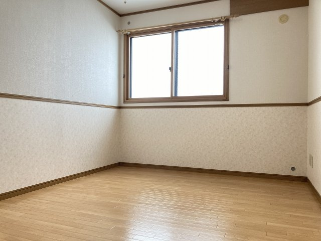 セレーザ鶴田の洋室