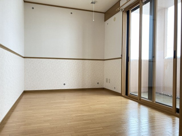セレーザ鶴田の洋室