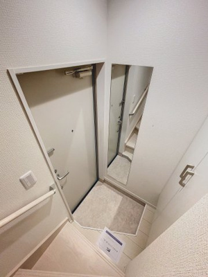 【玄関】 | ミハス芦花公園 | ※同物件の別のお部屋の写真です。