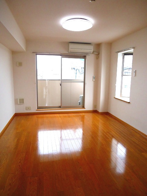 シールド青葉の居間・リビング|居室・リビング