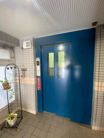 マンション妙法寺のエントランス