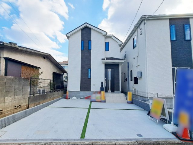 【間取り】 | 東久留米市南沢4丁目　新築一戸建住宅　全2棟　(保谷店) | B号棟/対面式キッチンとリビングイン階段でご家族の仲が深まる住まい。全居室収納付きなのでお部屋も広くお使いいただけます。※図面を基に作成しています。現況と異なる場合は現況を優先いたします。