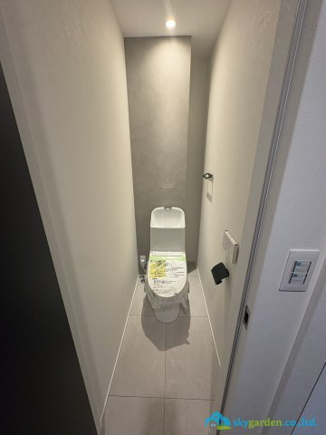 藤沢市鵠沼松が岡　新築戸建　全2号棟A棟のトイレ|コンパクトで使いやすいトイレです