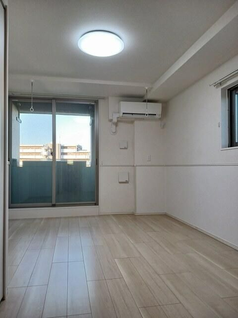 フォーシーズン蓮根の居間・リビング