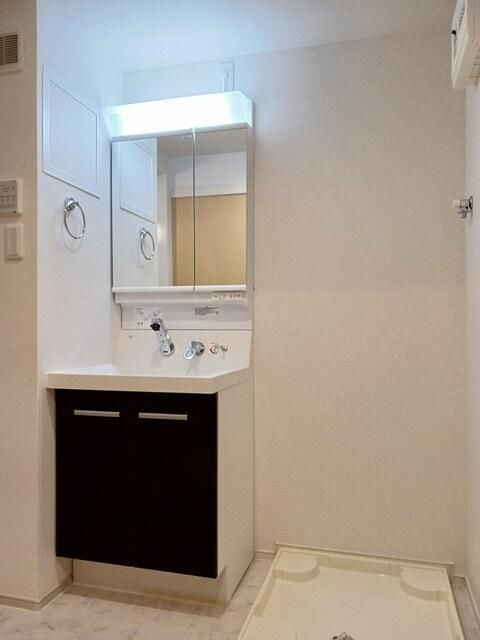 フォーシーズン蓮根の洗面所