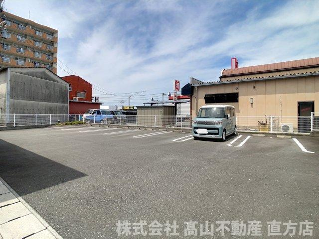 アリエスカーサの駐車場