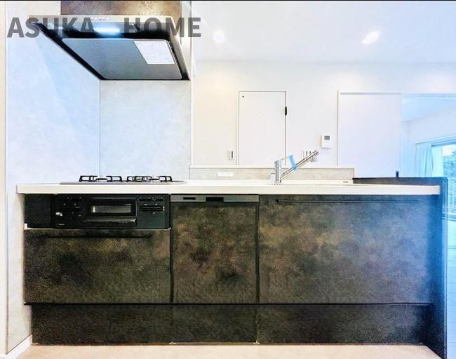 藤が丘ハウスのキッチン|レンジフードも新規採用でいろんなお料理が楽しめそうですね。