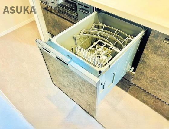 藤が丘ハウスのキッチン|器洗乾燥機付きは家事の負担が少なくなり節水にもなり家計に優しい設備ですね。