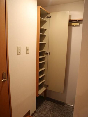 【玄関】 | ヴィレッジフィールド彩