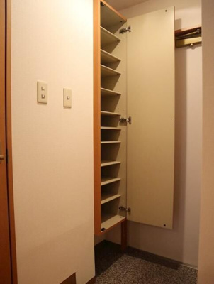 【玄関】 | ヴィレッジフィールド彩