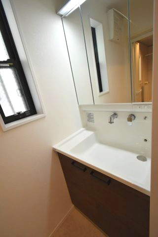 桜1丁目・中古戸建の独立洗面台