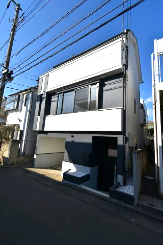 桜1丁目・中古戸建の前面道路含む現地写真