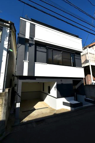 桜1丁目・中古戸建の前面道路含む現地写真