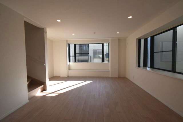 桜1丁目・中古戸建の居間・リビング