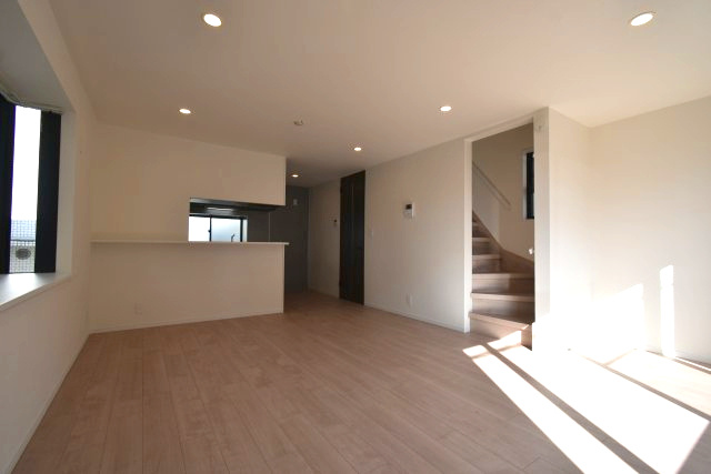 桜1丁目・中古戸建の居間・リビング