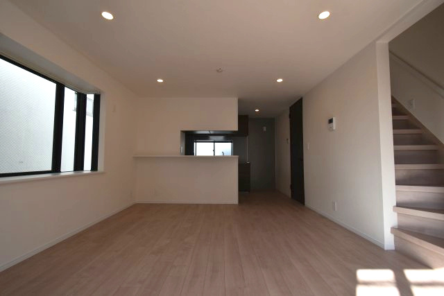 桜1丁目・中古戸建の居間・リビング