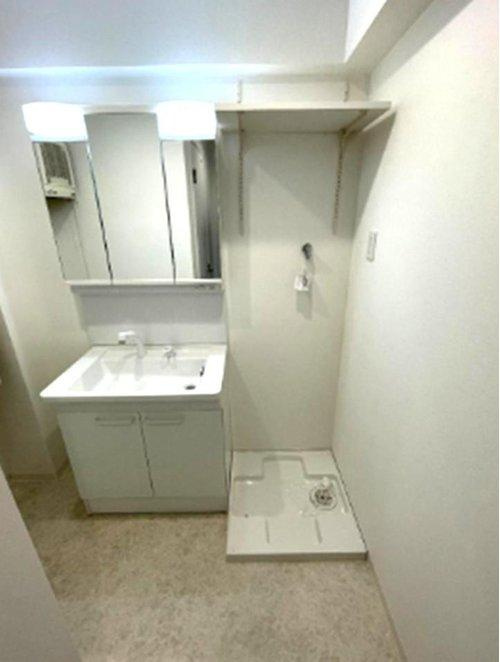 シーサイドコーポ芦屋の洗面所|収納力と機能性に優れたお手入れラクラク洗面化粧台