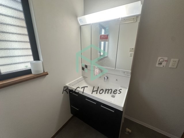 姫路市白浜町宇佐崎北１丁目の中古一戸建の独立洗面台