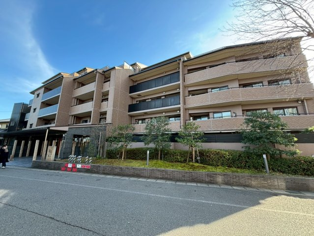 レフィナード嵐山の外観