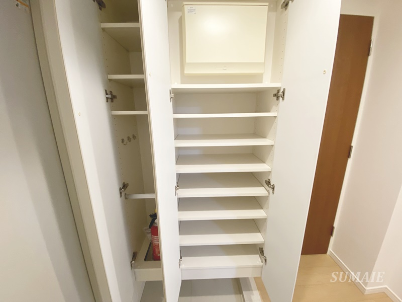 ドゥーエ大宮の収納|シューズボックスです☆