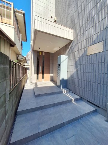 桜メゾンのエントランス|★駅又は現地待ち合わせでご案内が可能です★