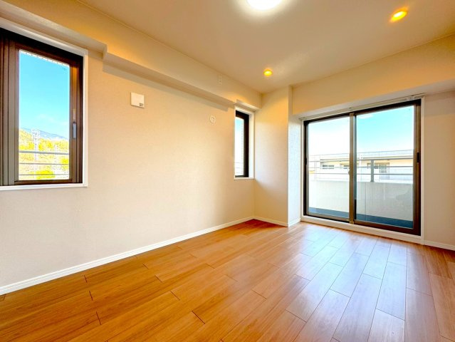 ◆２０２６年２月リフォーム完了◆８階建て７階部分角部屋◆ペット飼育可（細則有）◆シャリエ大津皇子が丘の洋室|洋室（７.２帖）