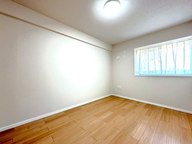 ◆２０２６年２月リフォーム完了◆８階建て７階部分角部屋◆ペット飼育可（細則有）◆シャリエ大津皇子が丘の洋室|洋室（５.９帖）