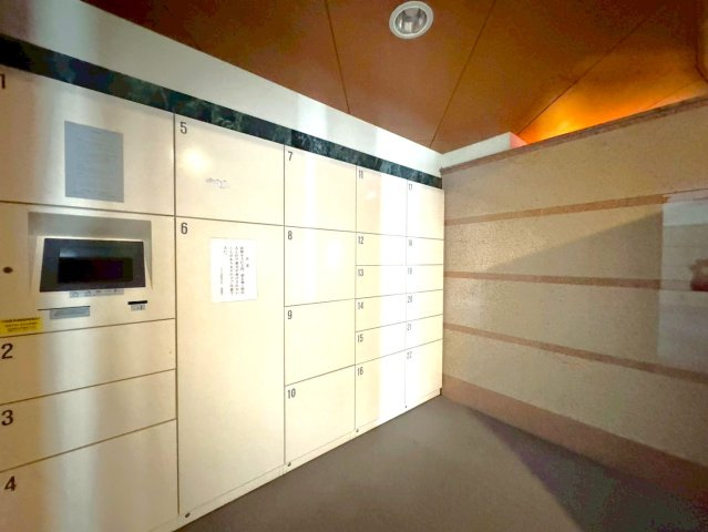 ◆２０２６年２月リフォーム完了◆８階建て７階部分角部屋◆ペット飼育可（細則有）◆シャリエ大津皇子が丘のその他共用部分|宅配BOX