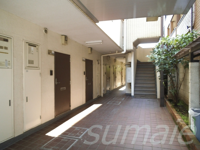 リファレンス浮間のロビー|エントランス内広々！