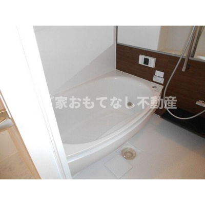 【浴室】 | ヴィラ・ボヌール | ※写真は別号室