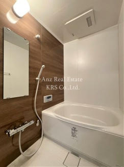 【浴室】 | ハイシュタイン堀江 | 雨の日でも安心して洗濯物を干せる浴室乾燥機付き♪