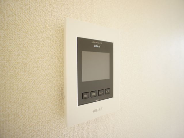 【セキュリティ】 | アリシャＢ | 訪問者の確認ができるTVドアホン付きです♪