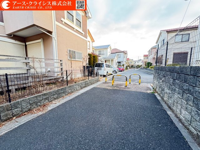 【前面道路含む現地写真】 | 柏市高南台5期 | 風と光がやさしく巡る。朝のコーヒーも、午後の読書も、家族の団らんも、ぜんぶ光に包まれる時間。そんな日々をデザインしませんか♪