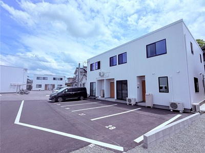Laximo　D棟の駐車場