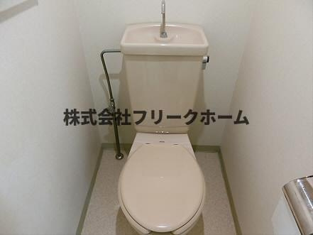 武蔵野市中町３丁目の賃貸マンションのトイレ