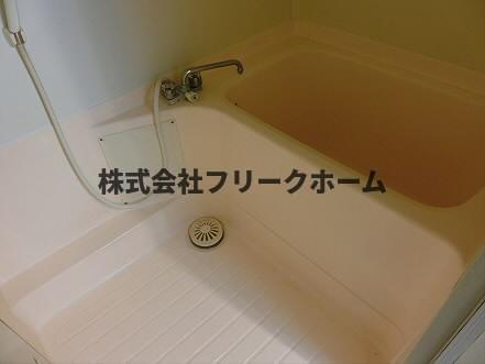 武蔵野市中町３丁目の賃貸マンションの浴室