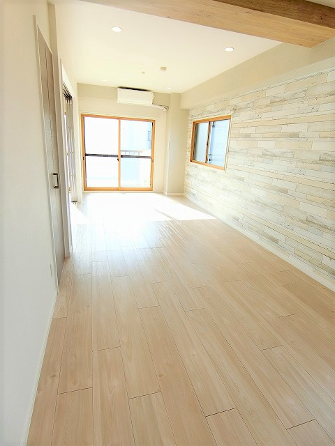 メゾンドフォーレの居間・リビング