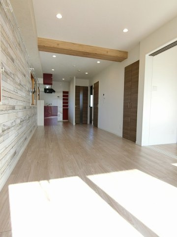 メゾンドフォーレの居間・リビング