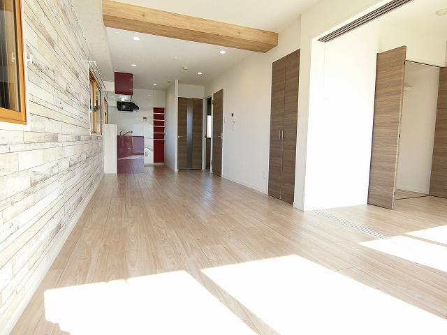 メゾンドフォーレの居間・リビング