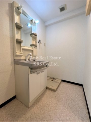 【洗面所】 | プレステージ靭公園 | 毎朝の歯磨きや洗面時にゆったりとした時間を演出♪