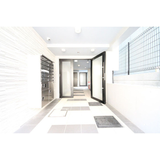 ルリアン南砂町のエントランス