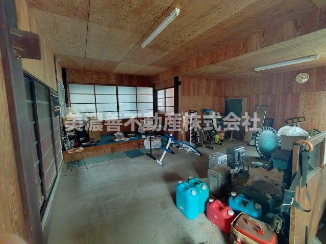 ６１７２４　安八郡神戸町落合中古戸建てのその他|土間