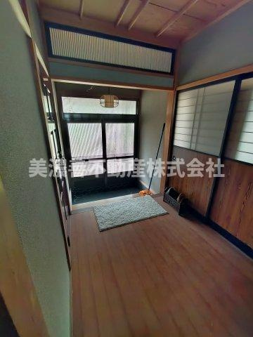 ６１７２４　安八郡神戸町落合中古戸建ての玄関|離れ